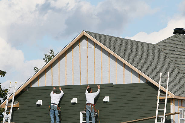 Professional Siding Contractor technician working in Springfield, OH
